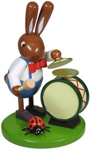 Leichsenring Osterhasen 17 cm mit Trommel und Käfer (Leichsenring 224/548/17) Hase mit Trommel und Käfer (gross)